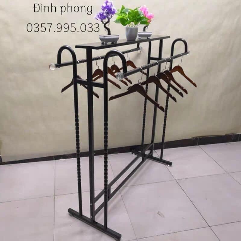 Kệ đôi cong treo quần áo cho shop