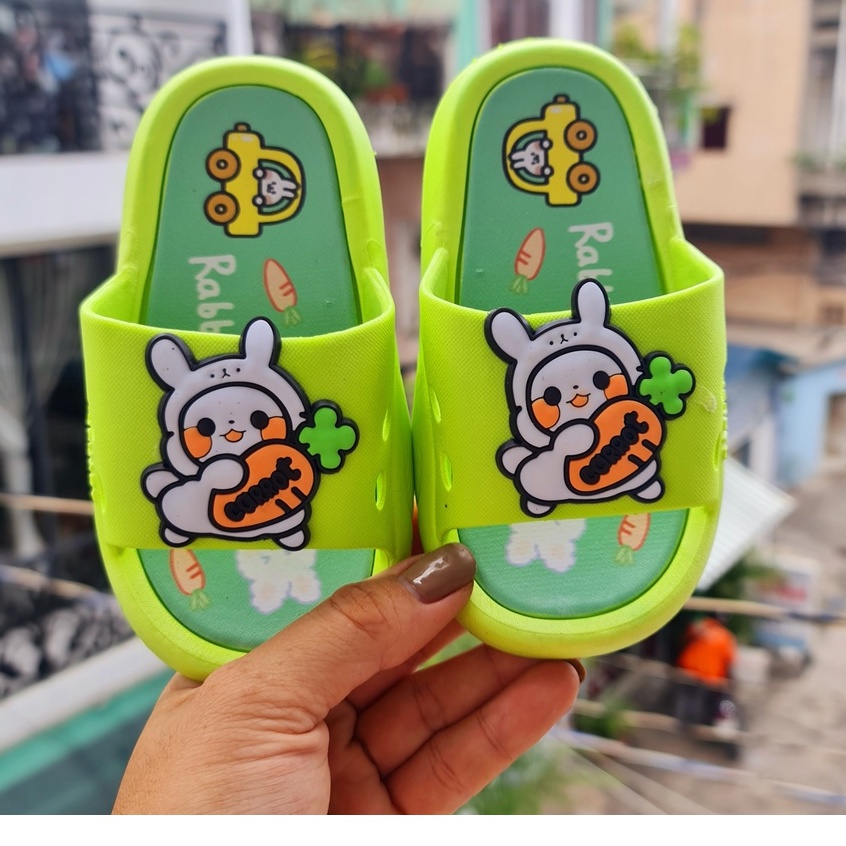 Dép bánh mì cho bé trai bé gái hình củ cải chất cao su siêu mềm