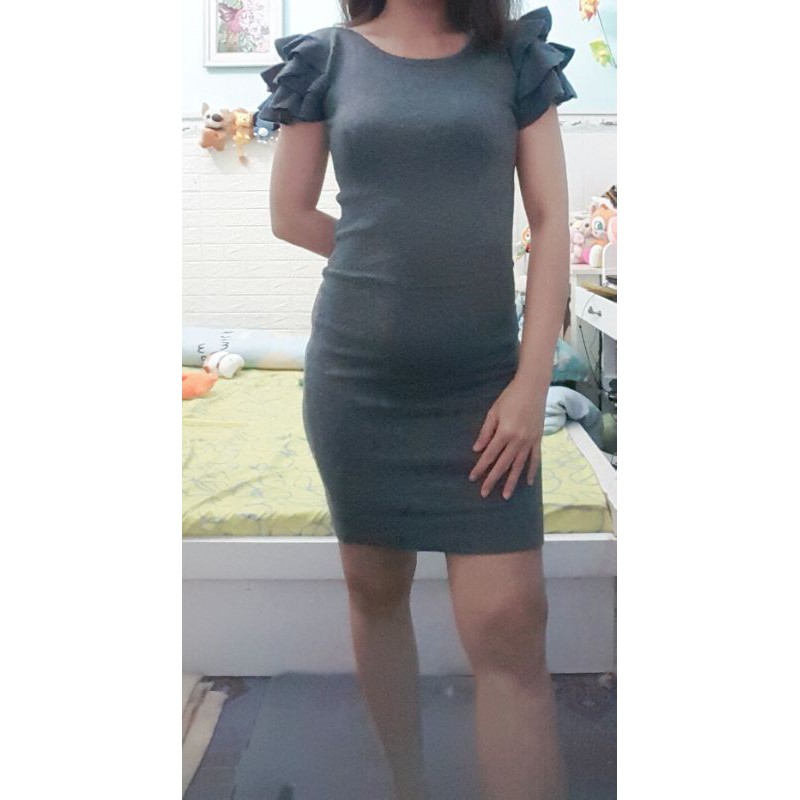 Thanh lý đầm body len màu xam den size M dưới 48kg,