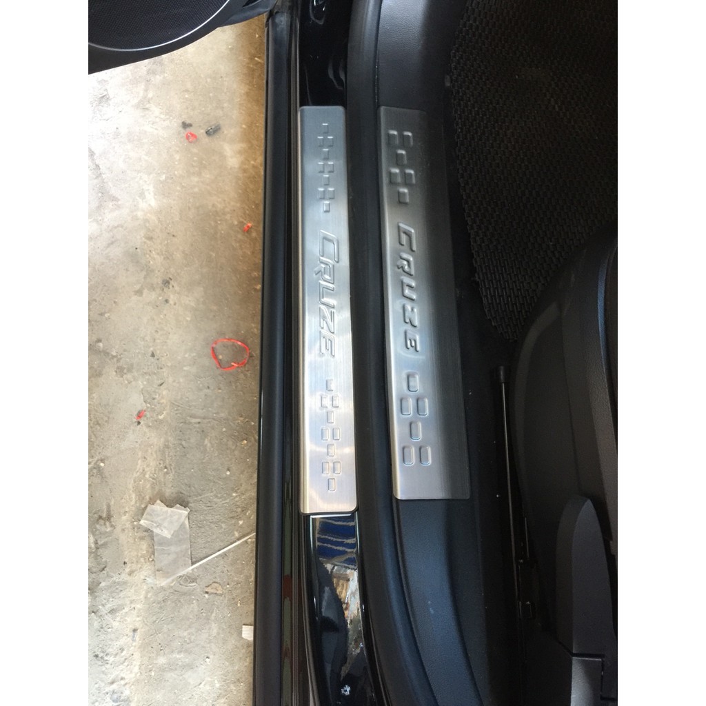 Bộ ốp bậc trong và ngoài cruze 2009-2018 - mẫu inox