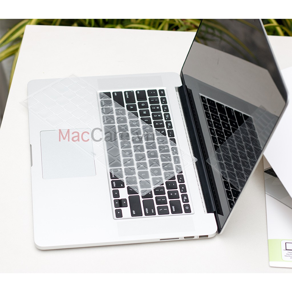 Miếng lót bàn phím trong suốt cho Macbook