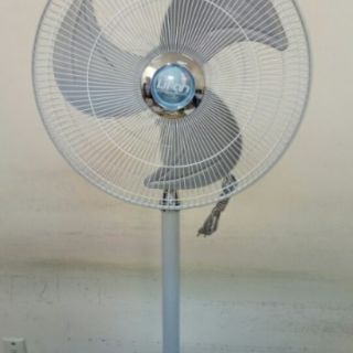 Quạt Đứng Lifan Đ-18CN