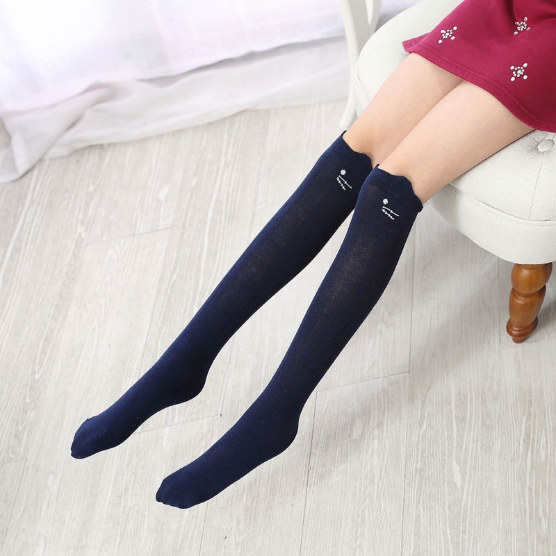 Vớ Bé Gái Cao Đến Đầu Gối Tạo Kiểu Động Vật Đáng Yêu
