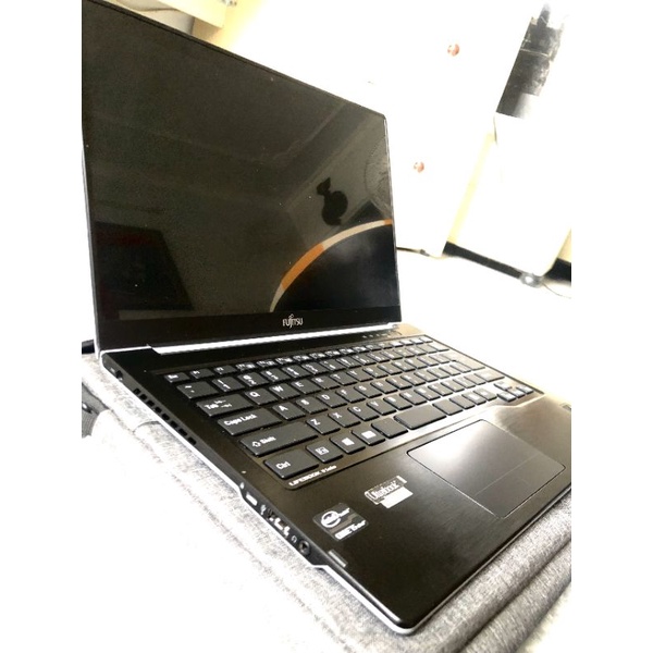 Laptop Fujitsu core I5 3437U đẹp mỏng sang trọng. học online làm việc cực ngon | BigBuy360 - bigbuy360.vn