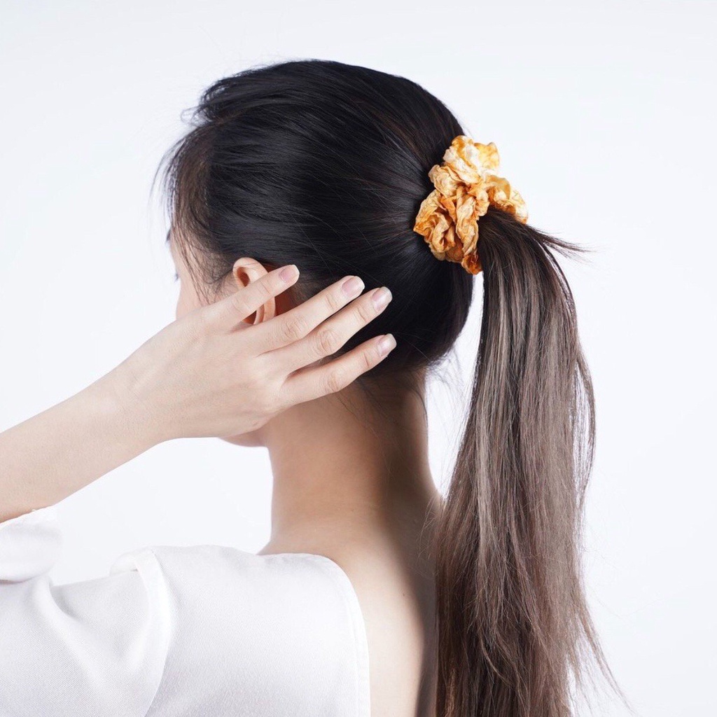 Chun buộc tóc lụa nhuộm tự nhiên