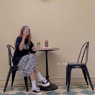 Chân váy dài ngựa vằn xẻ sau