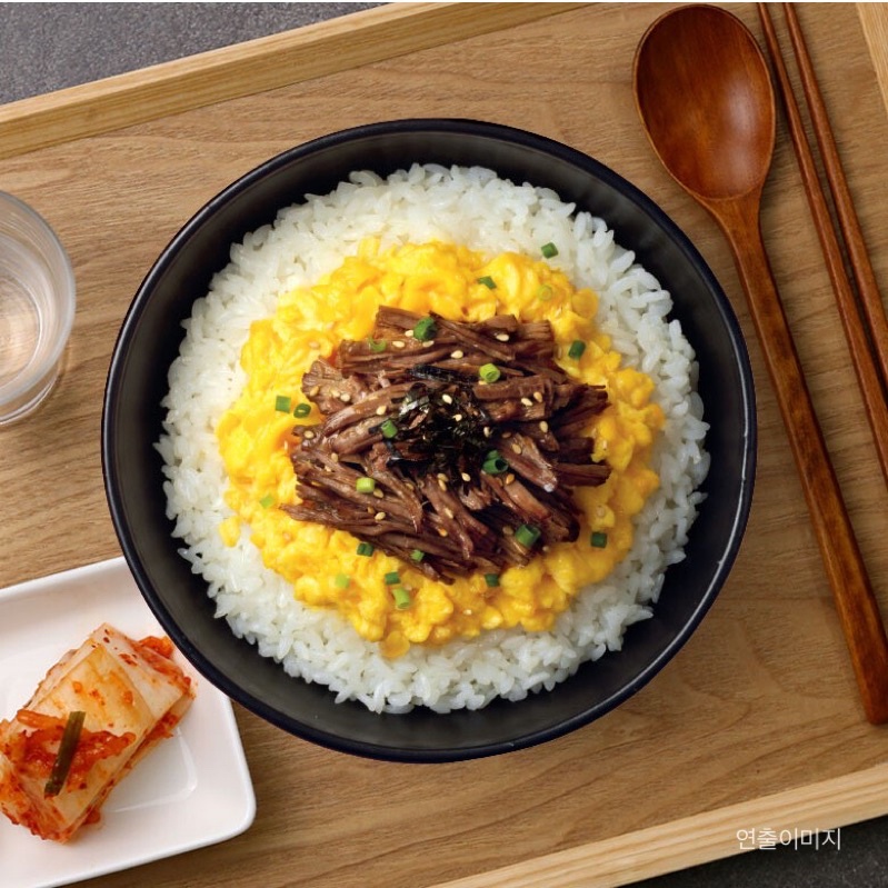 Cơm trộn hàn quốc ăn liền 216g 컵반 버터장조림비빔밥 CJ CUPBAHN BRAIZED PORK IN SOY SAUCE &amp; BUTTER WITH RICE