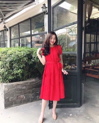 Đầm thiết kế xoè