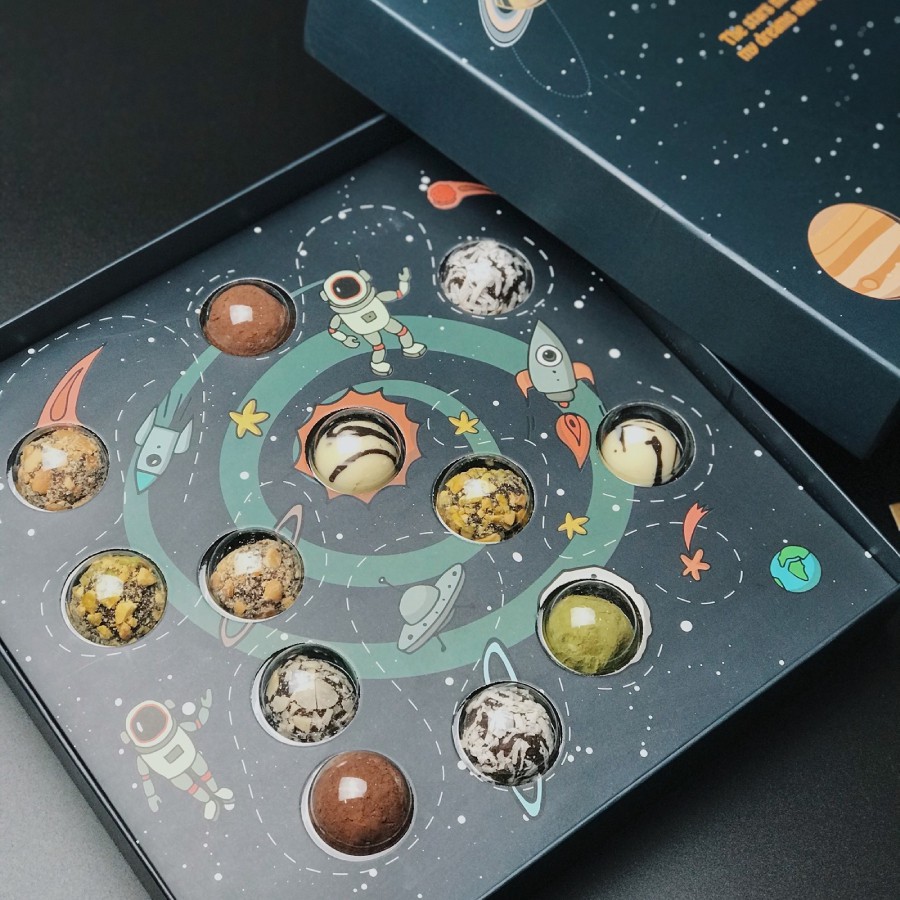 Hộp quà socola galaxy 12 viên (Kèm socola)