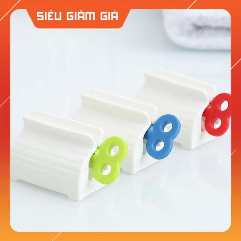 Sale sốc -  Dụng cụ nặn kem đánh răng thông minh. - (HCM)