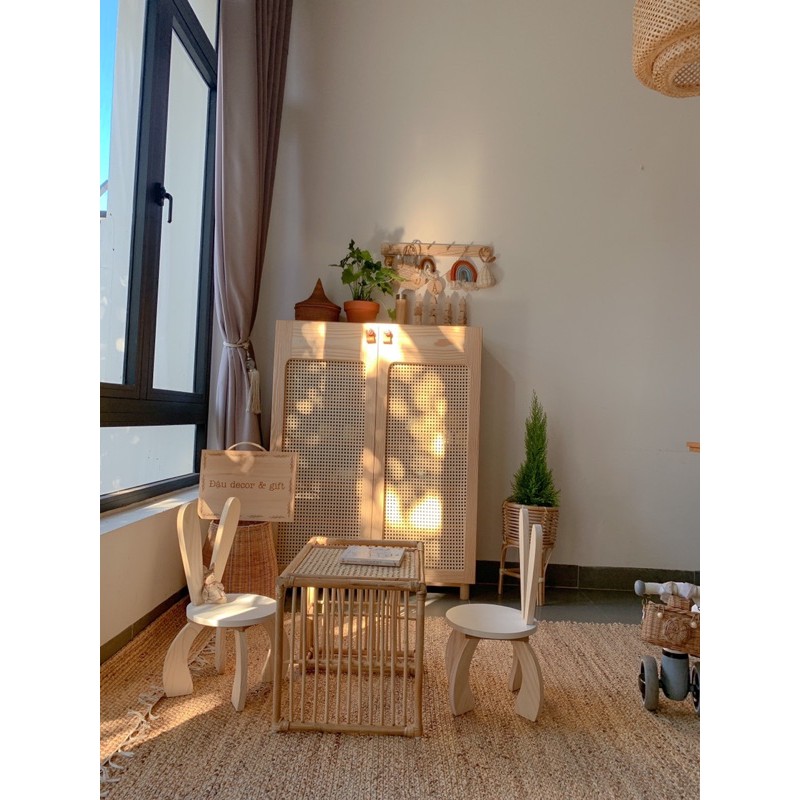 Bàn ghế thỏ cho bé