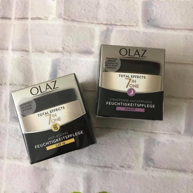 Kem dưỡng da Olaz Đức