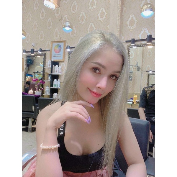 Bột tẩy ,nâng màu sắc tóc collagen VENNUS 10D