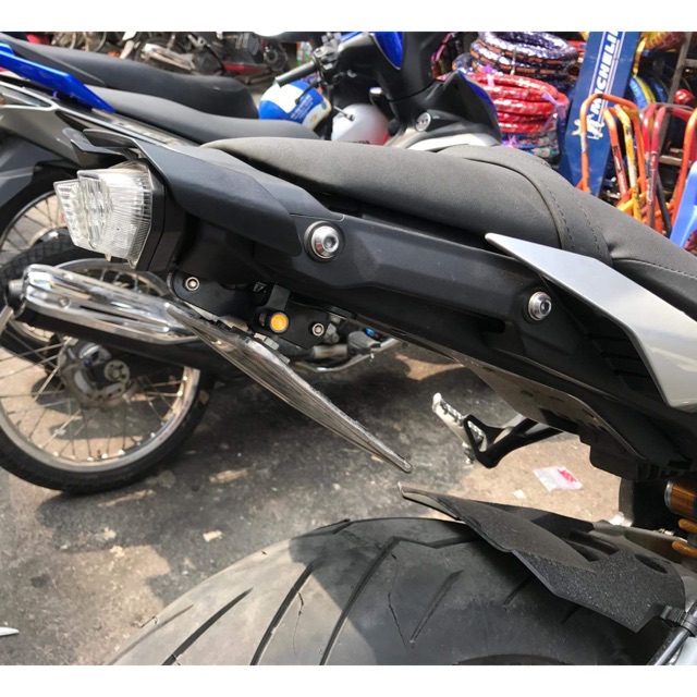 Pass biển số đút gầm gắn trực tiếp cho các dòng moto CB150 , R15 , TFX , FZ150 z1000 , z800