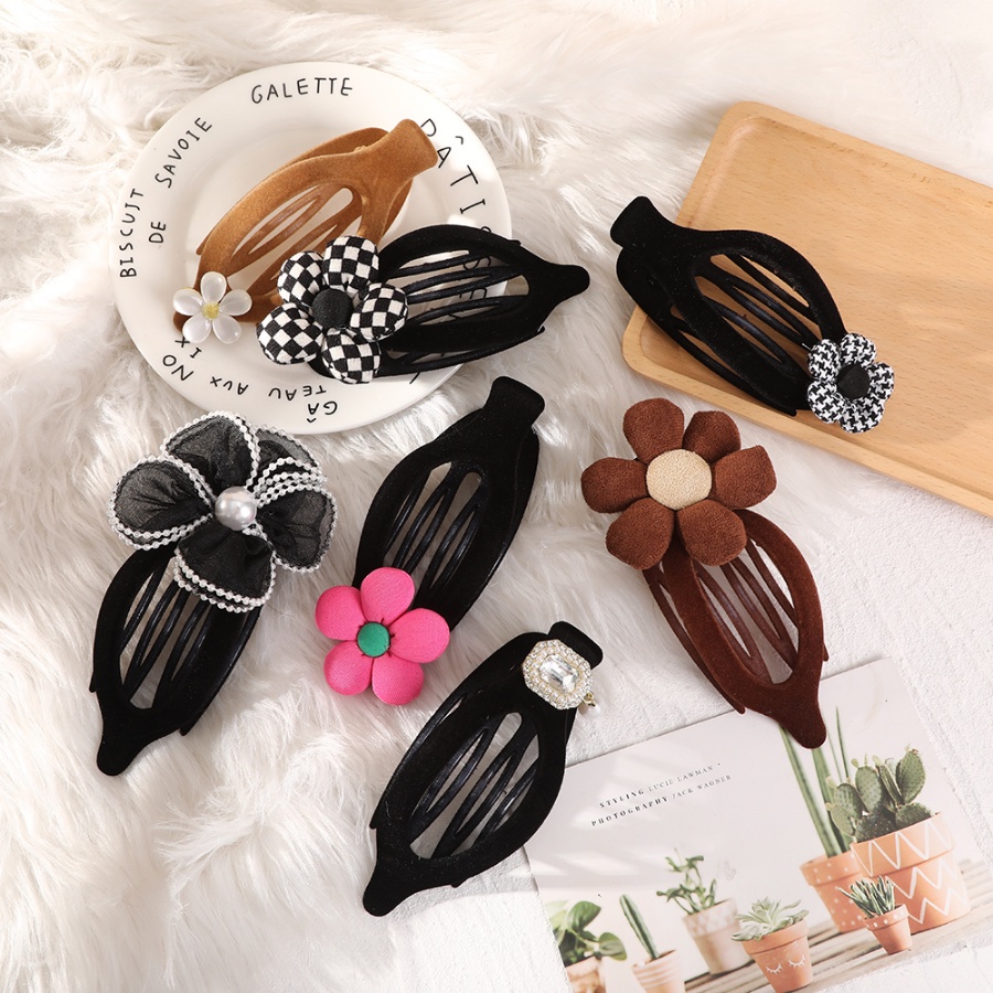 Kẹp Tóc Đính Hoa Và Ngọc Trai Dễ Thương Cho Nữ