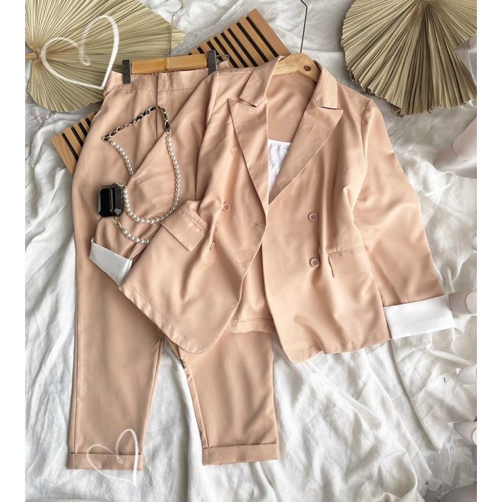 Sét Áo Khoác Kèm Quần Tây Được Tặng Kèm Áo Thun Trắng