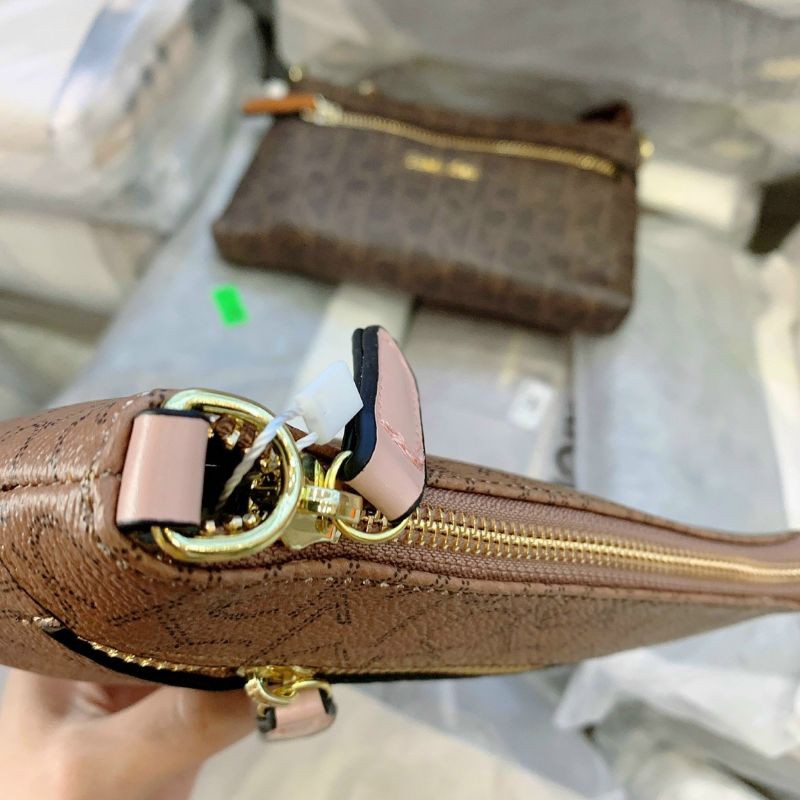 TÚI CKK KẸP NÁCH SIZE 21CM TAG DA MK
