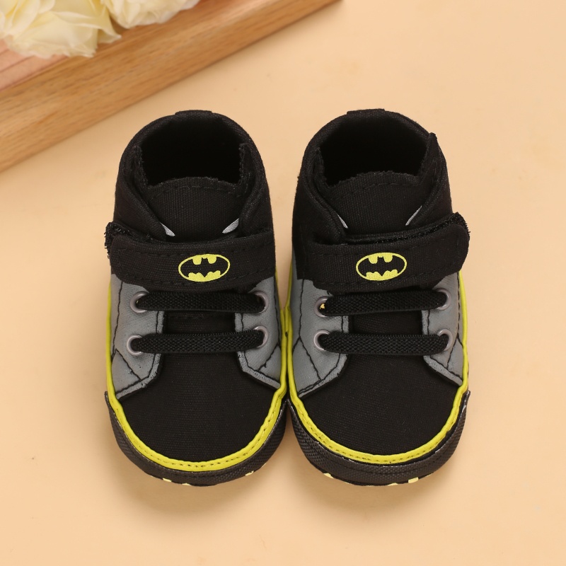 Giày Đế Mềm Chống Trượt Hình Batman Cho Bé Trai 0-18 Tháng Tuổi