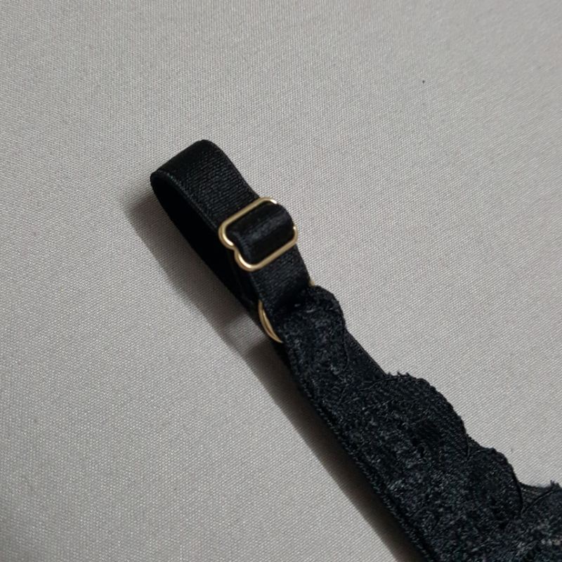 Áo lót ren có gọng Yamamay Charlene IBAD95T010 khoét sâu