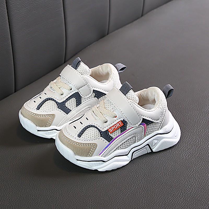 Giày thể thao xinh xắn dành cho bé