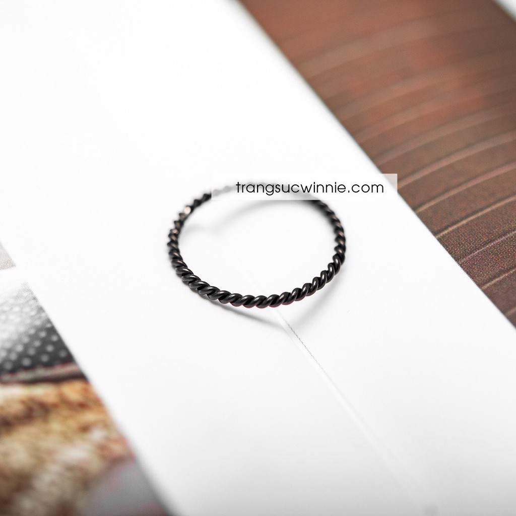 Nhẫn nữ titan black twist