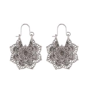 Bông tai hình hoa phong cách Bohemian độc đáo