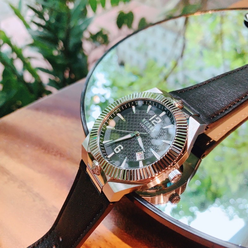 Đồng hồ nam Versus, kích thước 42mm