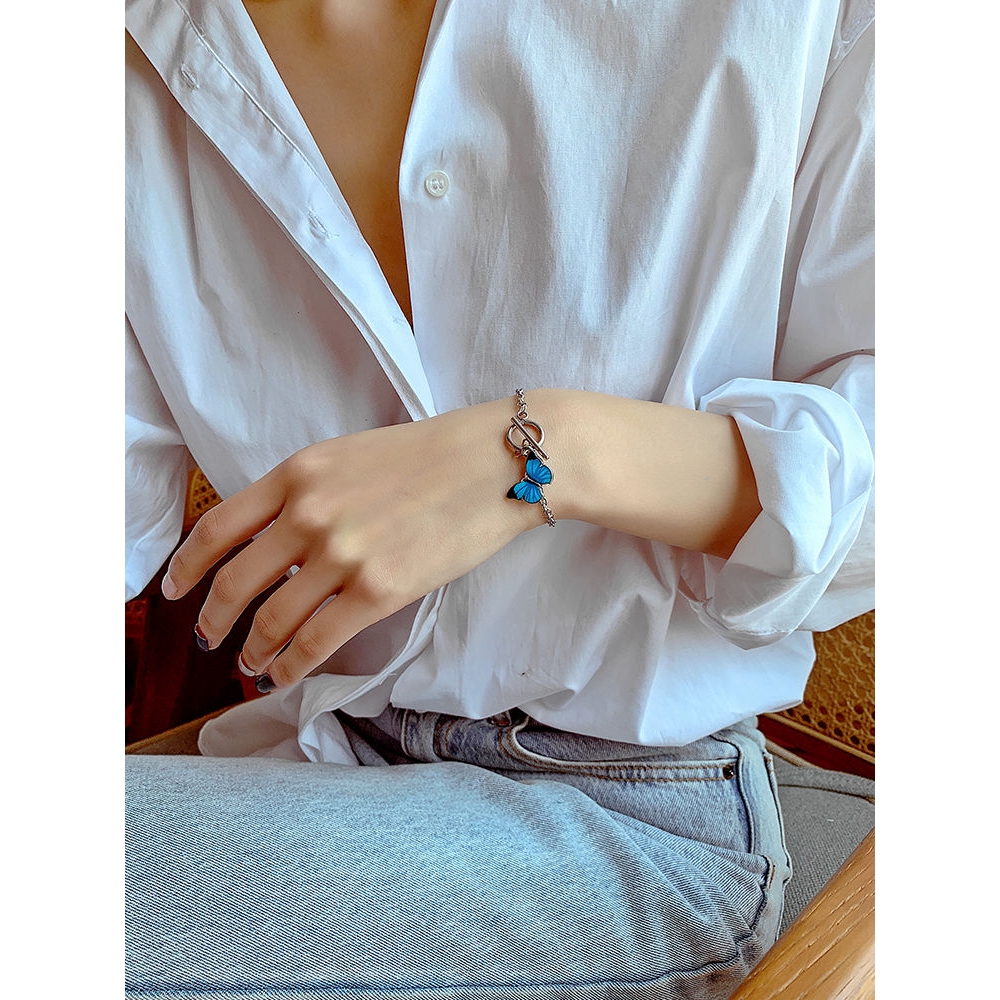 Vòng đeo tay họa tiết bướm đơng giản xinh xắn
