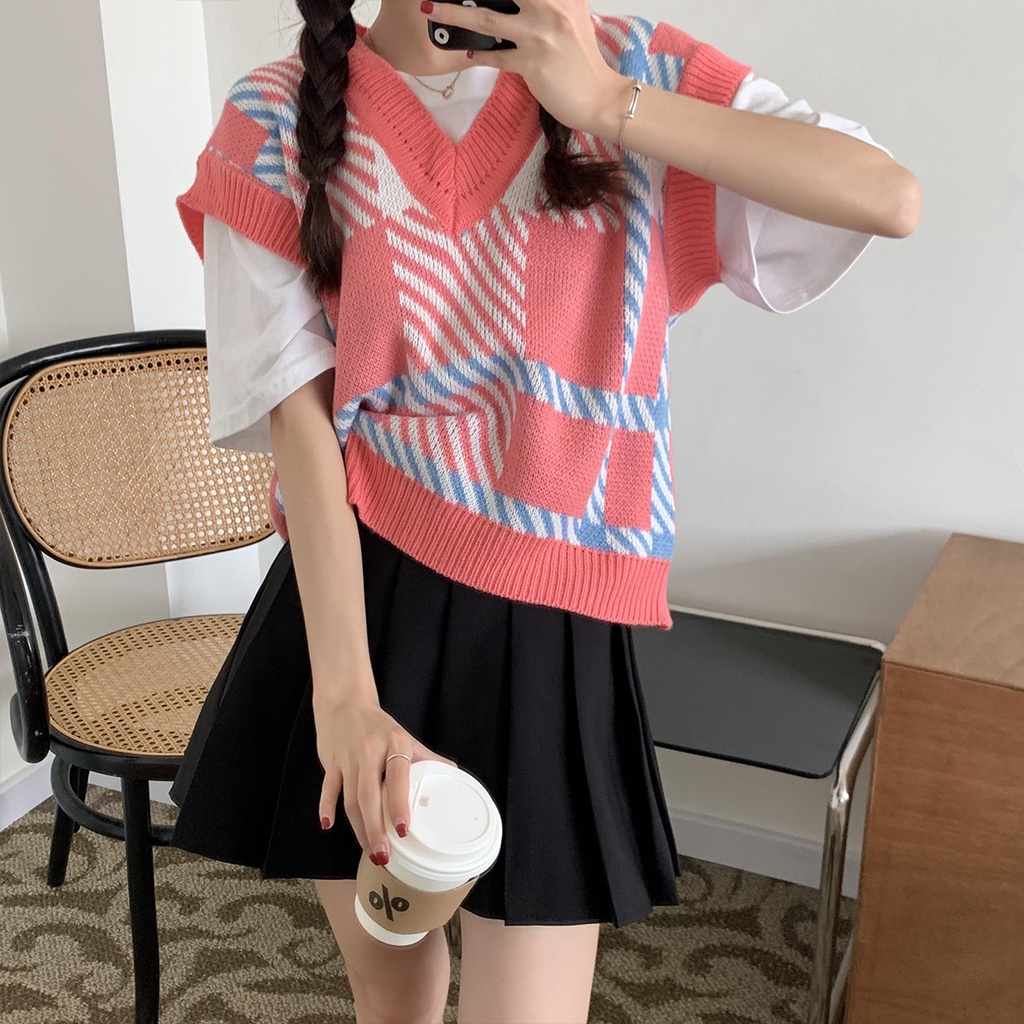 Áo dệt kim sát nách cổ chữ V dáng rộng họa tiết kẻ sọc màu hồng phong cách Hàn Quốc
