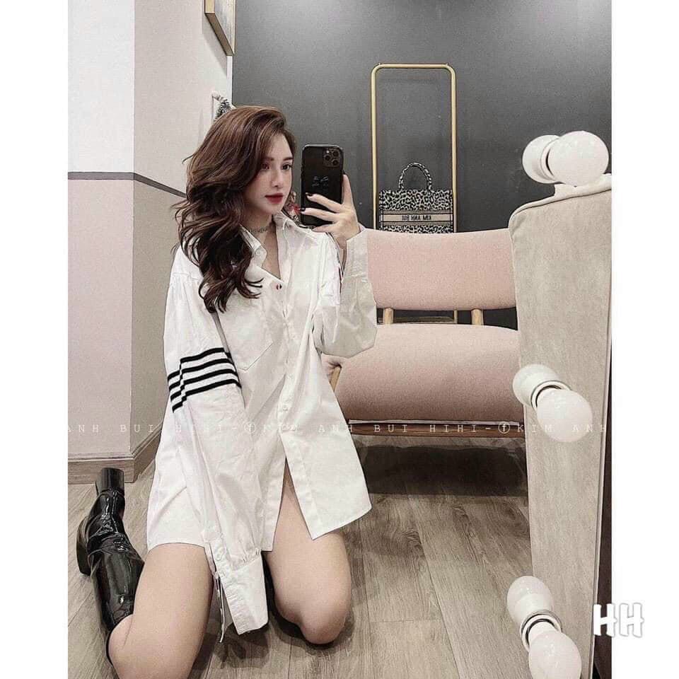 Sơ mi Thom Brown dài tay thêu gấu nổi, sơ mi trắng 3 sọc tay chất thô lụa mềm mại, form rộng giấu quần