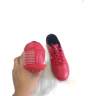 Giày thể thao đá bóng CR 7