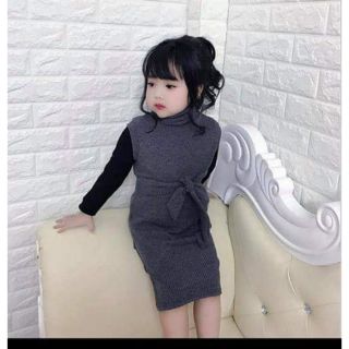 Váy body len tăm bé gai