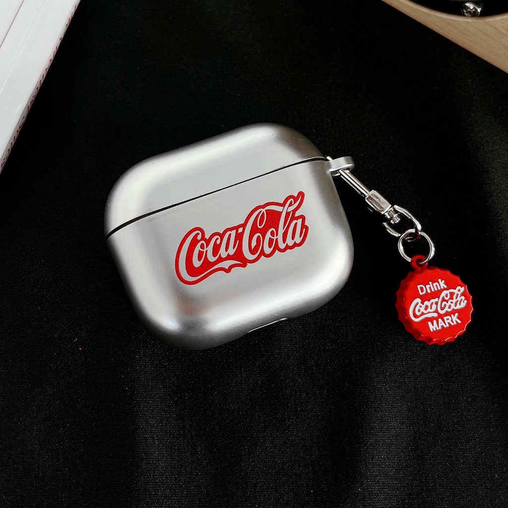Vỏ Bảo Vệ Hộp Sạc Tai Nghe Airpods3 / Pro / 2 Bằng Bạc Họa Tiết Coca Cola Màu Đỏ Độc Đáo Kèm Móc Tre