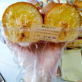 1 hộp Bánh mì tươi nước sốt tan chảy kẹp chà bông