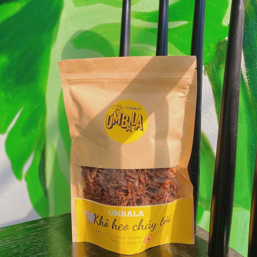 [BEST SELLER]  100g Khô heo cháy tỏi dạng túi zip ngon nhức nách ăn vặt Umbala | BigBuy360 - bigbuy360.vn