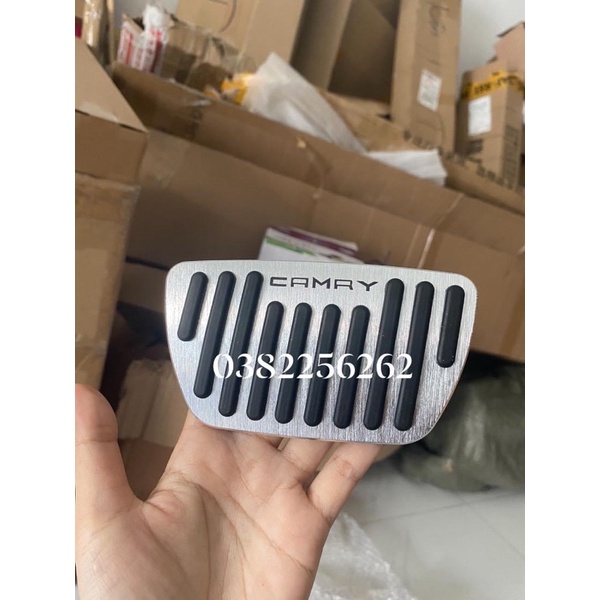 Ốp chân ga chân phanh camry 19-21