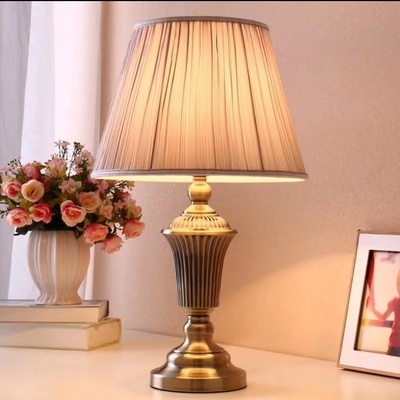 Đèn Bàn Ngủ Đẹp QTD606 Mạ Đồng, Đèn Trang Trí Phòng Làm Việc/Phòng khách