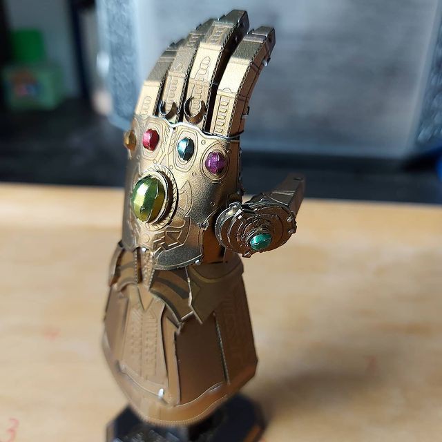 Mô Hình Kim Loại 3D Lắp Ráp Găng Tay Vô Cực (Infinity Gauntlet) [Tự Ráp]