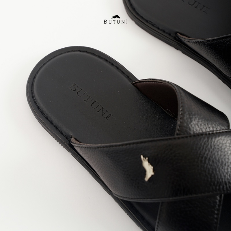 Dép 2 quai chéo FourCM Slippers - Đen - Da bò full grain - BH da thật 12 tháng