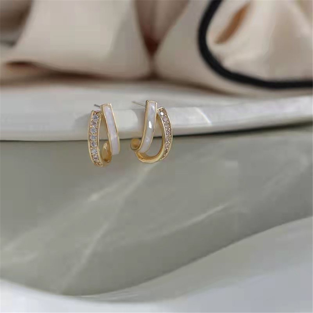 Khuyên tai Yanqueens S925 kiểu vỏ sò đính kim cương tinh tế thời trang Hàn Quốc làm quà tặng cho nữ