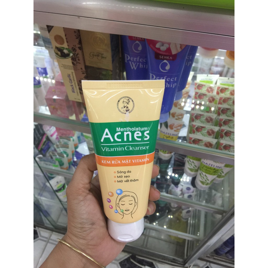 Sữa rửa mặt Acnes.