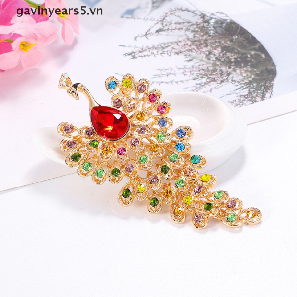 Ghim Cài Áo Hình Chim Công Đính Đá 3 Màu Sắc