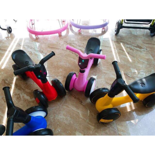 Xe chòi chân mini có đèn, có nhạc