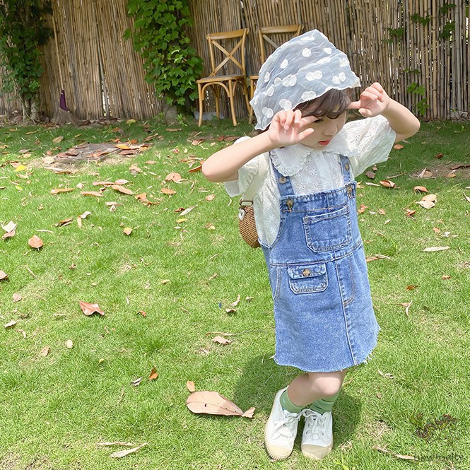 Váy yếm denim phong cách Hàn Quốc xinh xắn dành cho bé gái