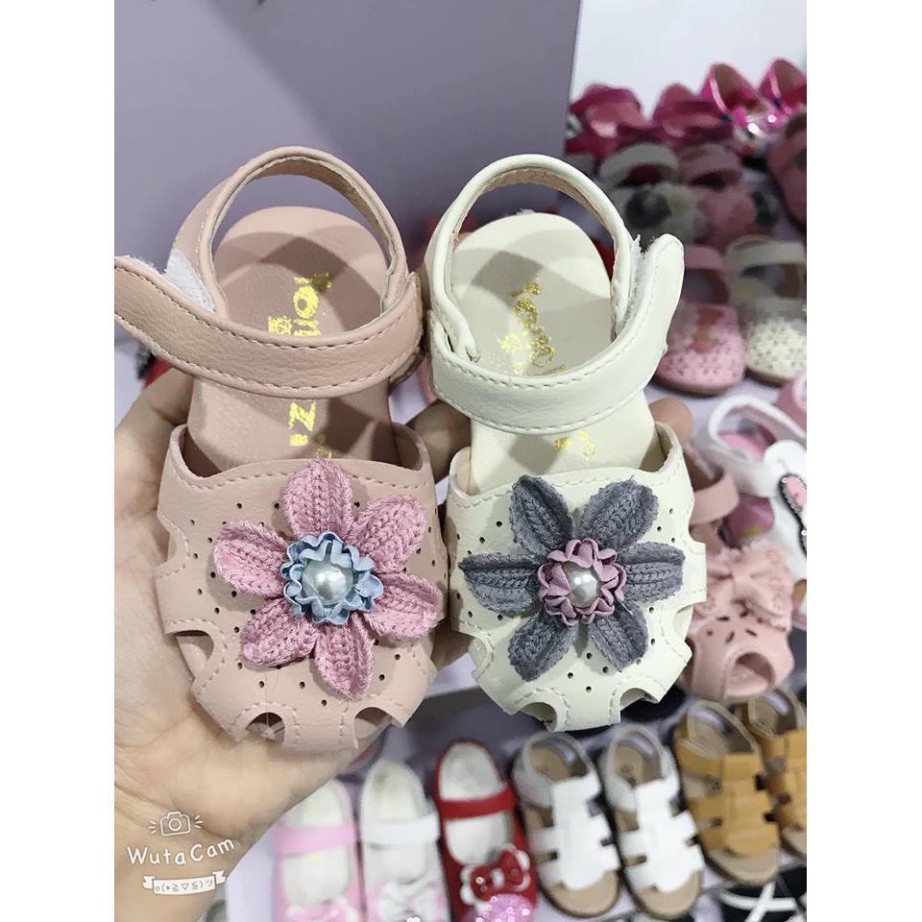 Sandal Tập Đi Cho Bé Đế Cao Su Cao Cấp Hai Màu Hồng Kem
