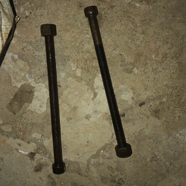 Sản phẩm gia đình làm: BLXT phi 10 dài 20cm đen rin.