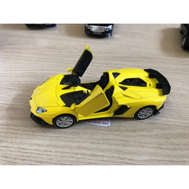 Xe ô tô đồ chơi Lamborghini Aventador mui trần tỉ lệ 1:32 bằng hợp kim
