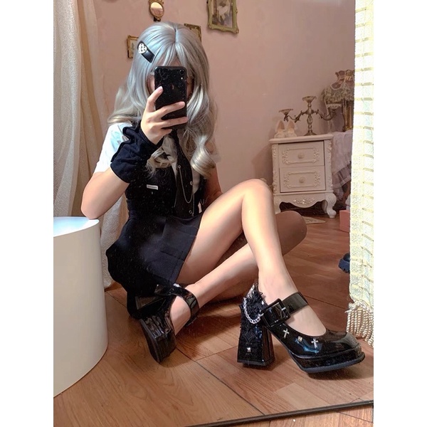 Giày marry jane phong cách gothic