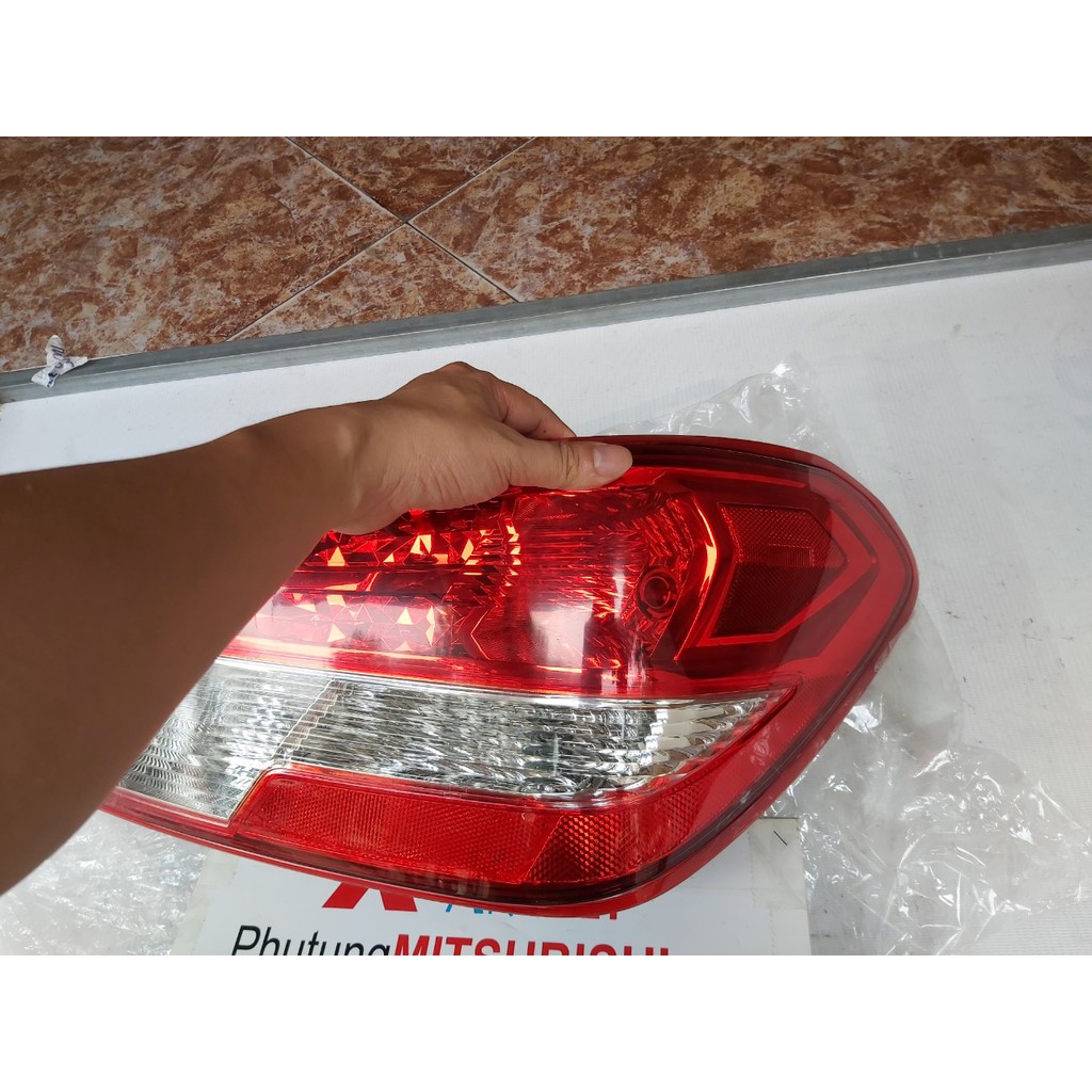 Đèn hậu xe Mitsubishi Attrage 2020 bản halogen