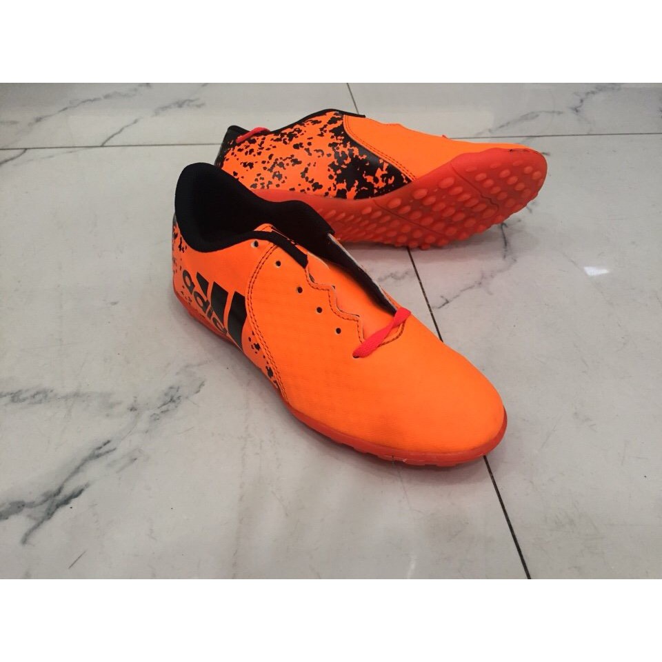 GIÀY BÉ TRAI CHUYÊN ĐỂ TẬP LUYỆN BÓNG ĐÁ MÀU CAM